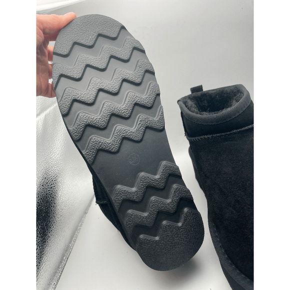 CUSHIONAIRE Women's COZY Genuine Suede pull on platform boot, Black 8.5 - Picture 6 of 6